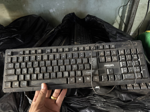 Keyboard មួយទឹក ស្អាត់ៗ 1=1.5$