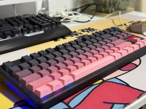 Keyboard Bluetooth RGB ថ្មី99% 20$