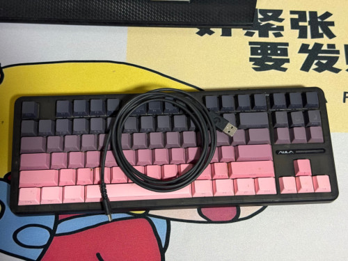 Keyboard Bluetooth RGB ថ្មី99% 20$