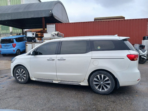 KIA CARNIVAL 2016