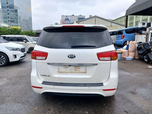 KIA CARNIVAL 2016