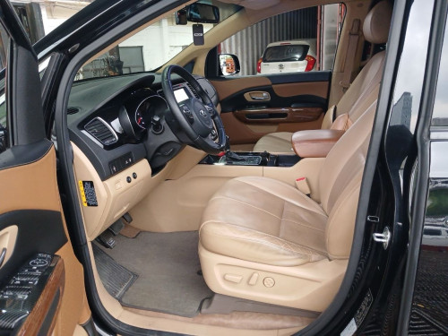 KIA CARNIVAL Limousine 2015