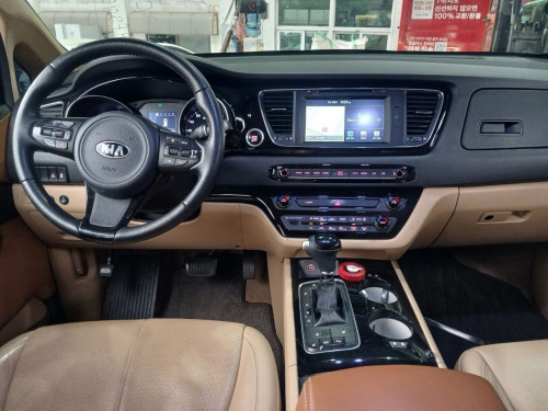 KIA CARNIVAL Limousine 2015