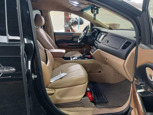 KIA CARNIVAL Limousine 2015