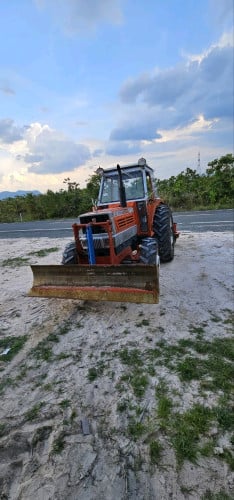 Kubota M7950លក់10000ចរចា
