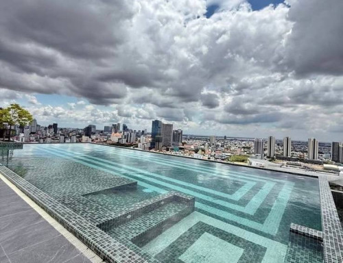 L tower 2bedroom Loft-Style available on sale