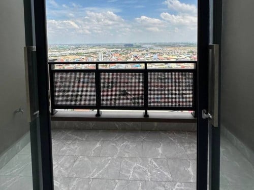 L tower 2bedroom Loft-Style available on sale