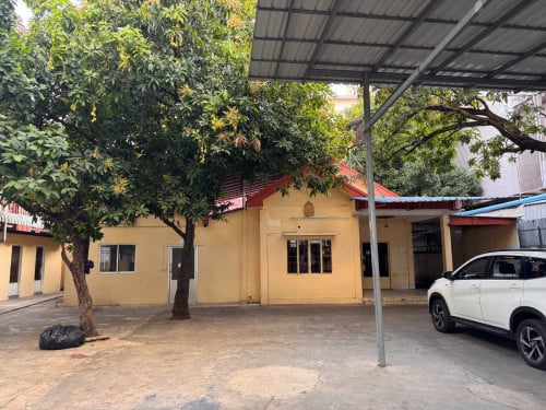 Land for Sale in Sangkat Tonle Bassac (25m x 40m)