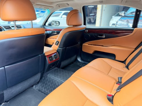 LEXUS LS460L 2011 FULL OPTION