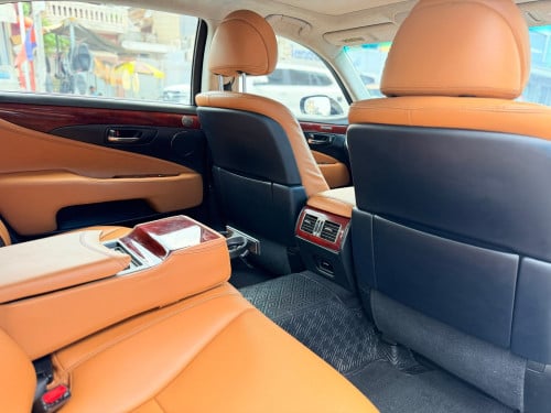 LEXUS LS460L 2011 FULL OPTION