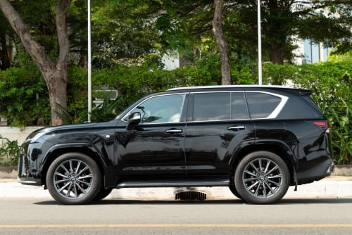 Lexus LX600 F-Sport