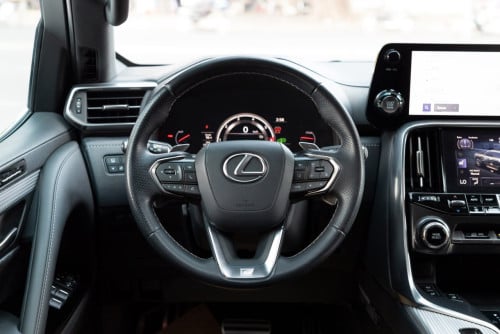 Lexus LX600 F-Sport