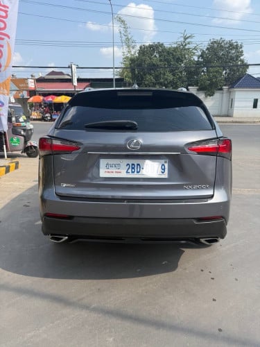 Lexus NX 200t 2016 F-Sport 5B P2