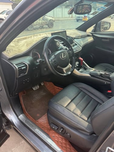 Lexus NX 200t 2016 F-Sport 5B P2