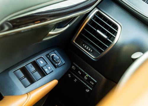 Lexus NX200T 9 Button Luxury ក្រដាសពន្ធ