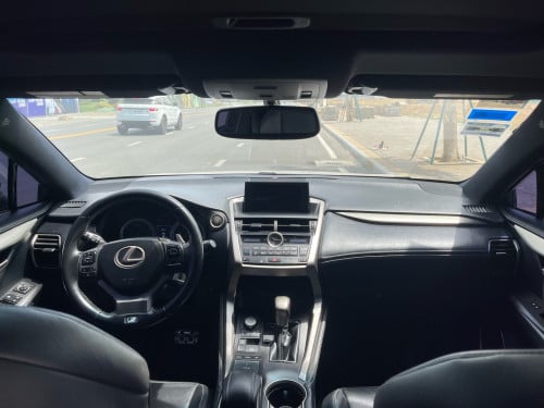 LEXUS NX200t F-SPORT ម្ចាស់ដើម ចង់លក់
