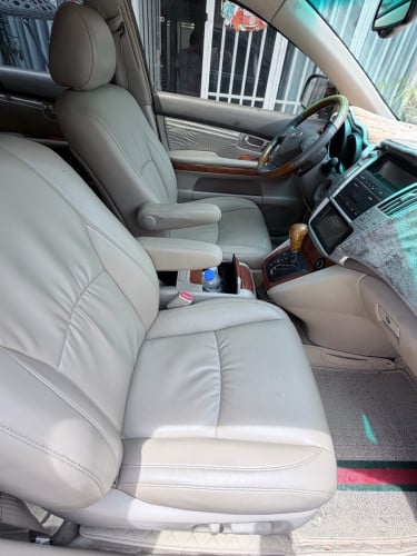 Rx330 2004  P1 ពណ៌ខ្មៅ