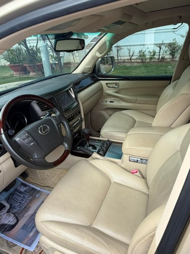 LX 570 2010 ម្ចាស់​ដេីមទិញខ្លាញ់គោ