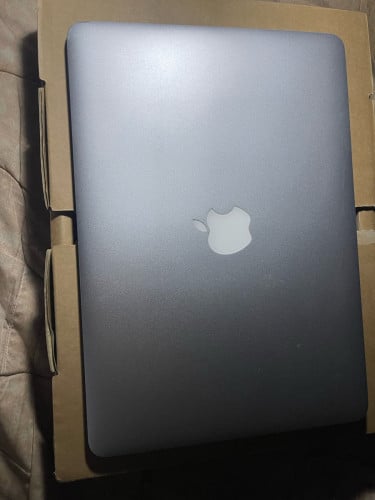 MacBook Air 2015 នៅស្អាត 98%