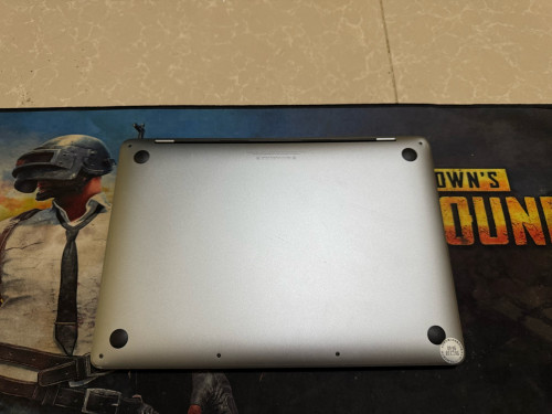 Macbook Pro 2019 (13inch)CPU: i5 Ram: 8GB SSD: 256GBPrice: 360$ ✅