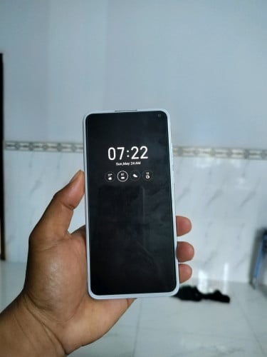 Meizu17 5G(8+128)បែកខ្នងក្រោយតែអ៊ុតស្បែកហើយស្អាត