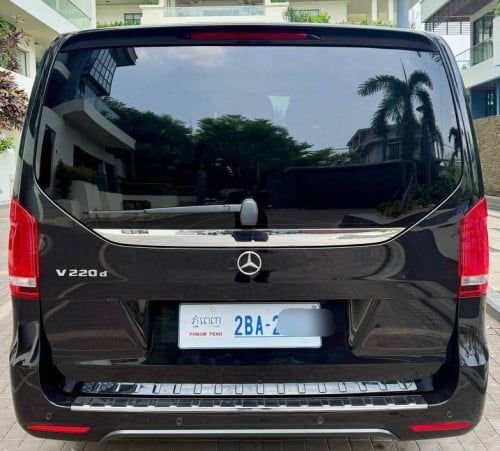 Mercedes-Benz V220D ឆ្នាំ 2019 ម្ចាស់ដើមទី 1.