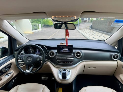 Mercedes-Benz V220D ឆ្នាំ 2019 ម្ចាស់ដើមទី 1.