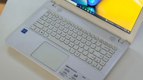 Model: Asus X441U (1ទឹកស្អាត 98%)