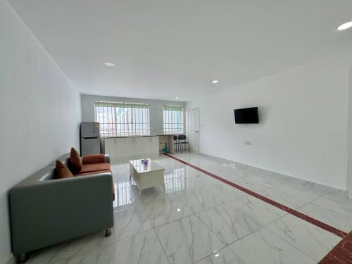 Modern 1 Bedroom Apartment in Toul Tom Poung Area (Russian Market)