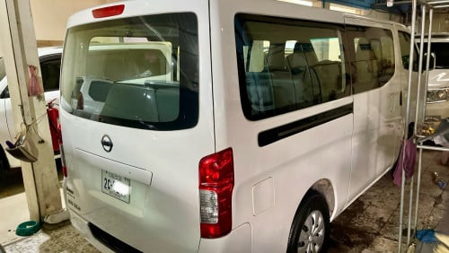 Nissan NV350 2014  ឆេ្វងសុិន Urgent sale!!!