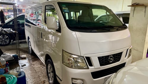 Nissan NV350 2014  ឆេ្វងសុិន Urgent sale!!!