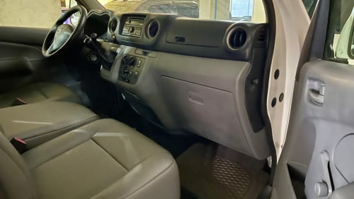Nissan NV350 2014  ឆេ្វងសុិន Urgent sale!!!