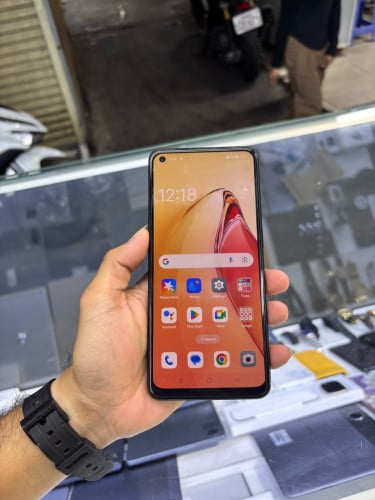 Oppo Reno8 256G Ram8G Sim2 ម៉ាសុីនអេក្រងស្រុីនដានតិចៗ