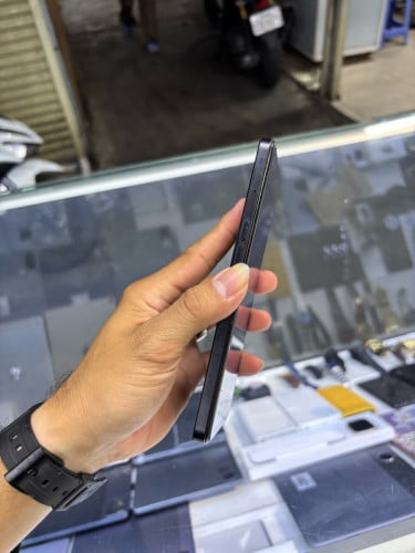 Oppo Reno8 256G Ram8G Sim2 ម៉ាសុីនអេក្រងស្រុីនដានតិចៗ