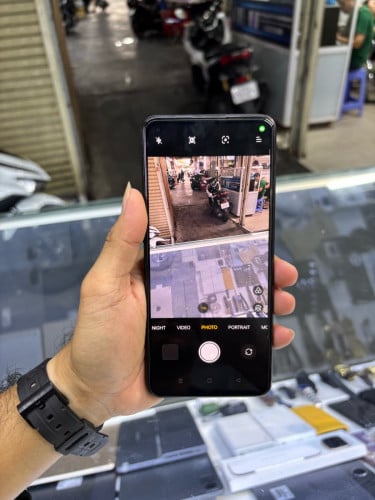 Oppo Reno8 256G Ram8G Sim2 ម៉ាសុីនអេក្រងស្រុីនដានតិចៗ