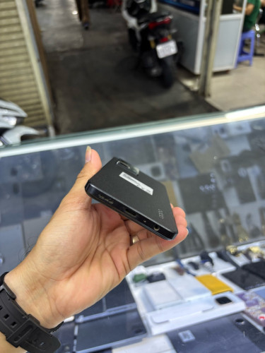 Oppo Reno8 256G Ram8G Sim2 ម៉ាសុីនអេក្រងស្រុីនដានតិចៗ