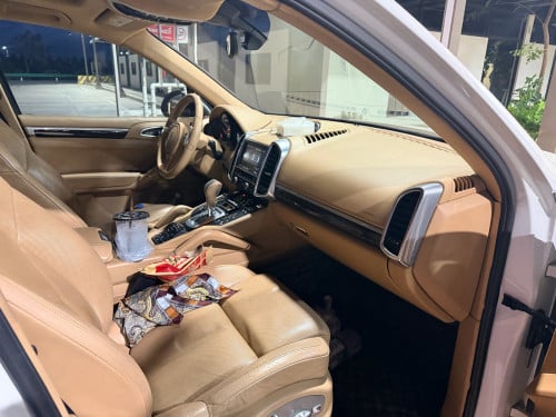 Porsche Cayenne 2013 full