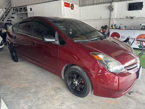 Prius 2005 half full ឡានស្អាត