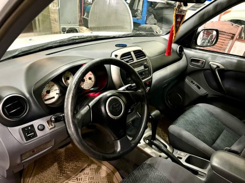 RAV4ឆ្នាំ03ប៉ុង1
