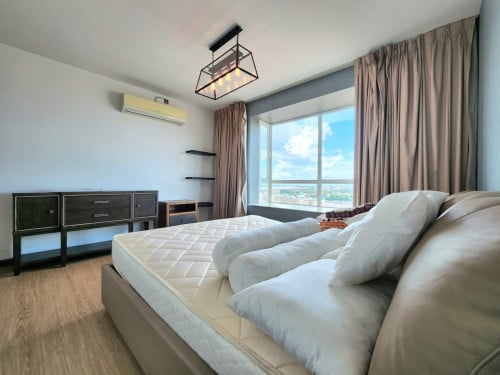 Rose Condo 2 Bedrooms for rent high floor