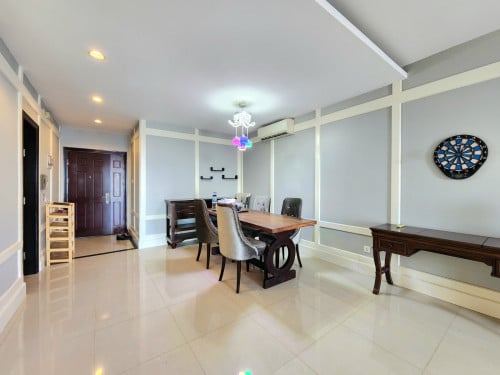 Rose Condo 2 Bedrooms for rent high floor