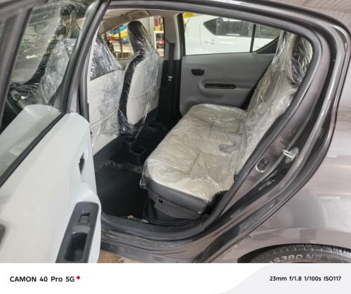 Sell PriusC 2013 option 2 តំម្លៃពិសេស​12300$ចចារធានាម៉ាសុីន​អាគុយ​abs1ខែ​