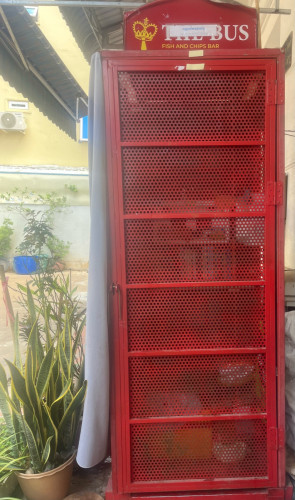 Telephone booth