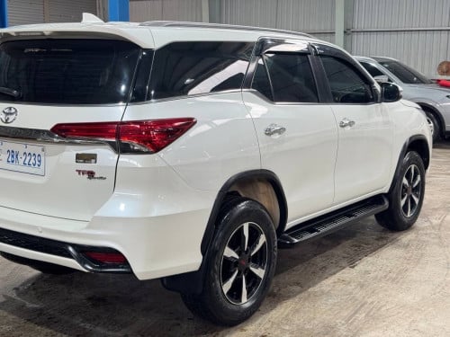 Toyota Fortuner 2020 TRD Full option ឆ្វេងសុីនចូលតាមករុមហ៊ុន Toyota ថ្នាំសុីន100%
