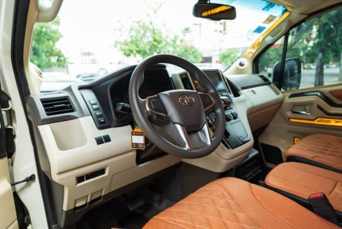 Toyota Hiace 2023