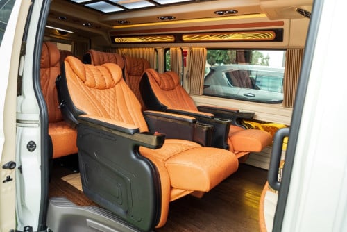 Toyota Hiace 2023