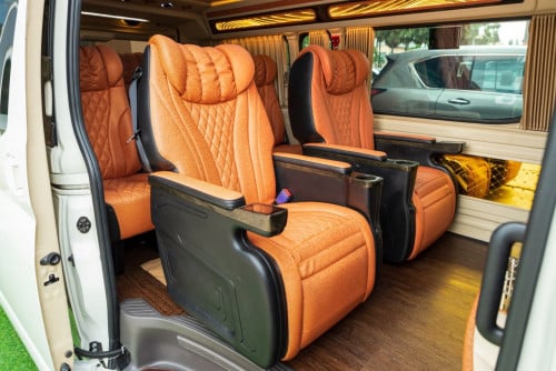 Toyota Hiace 2023