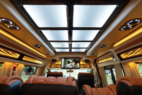 Toyota Hiace 2023