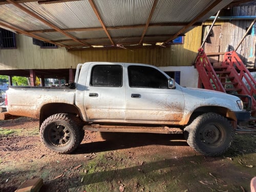 Toyota hilux 1996 លក់