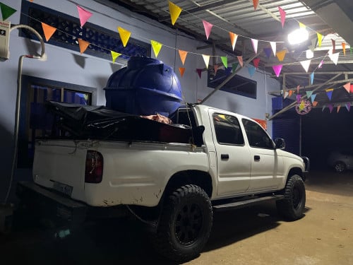 Toyota hilux 1996 លក់